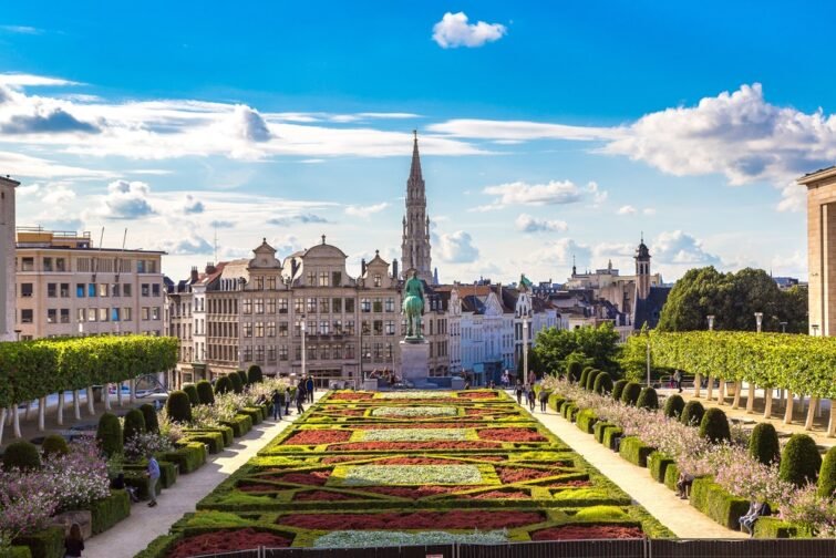 Bruxelles Top 5 best destinations to discover with family by train from Paris 从巴黎乘火车带家人游览的五大最佳城市