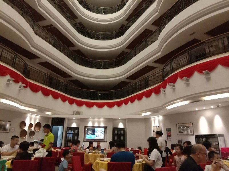 大梅沙海滩亲子游 ，五谷芳乳鸽王大梅沙店 深圳亲子游学 广东亲子游学