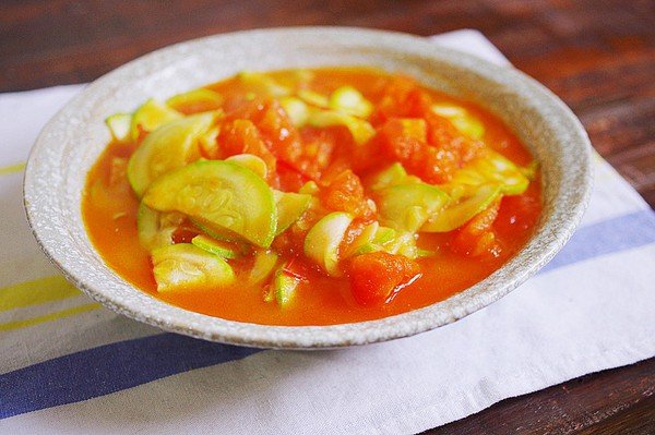 Fry tomato courgette—Chinese food nutritious healthy recipe