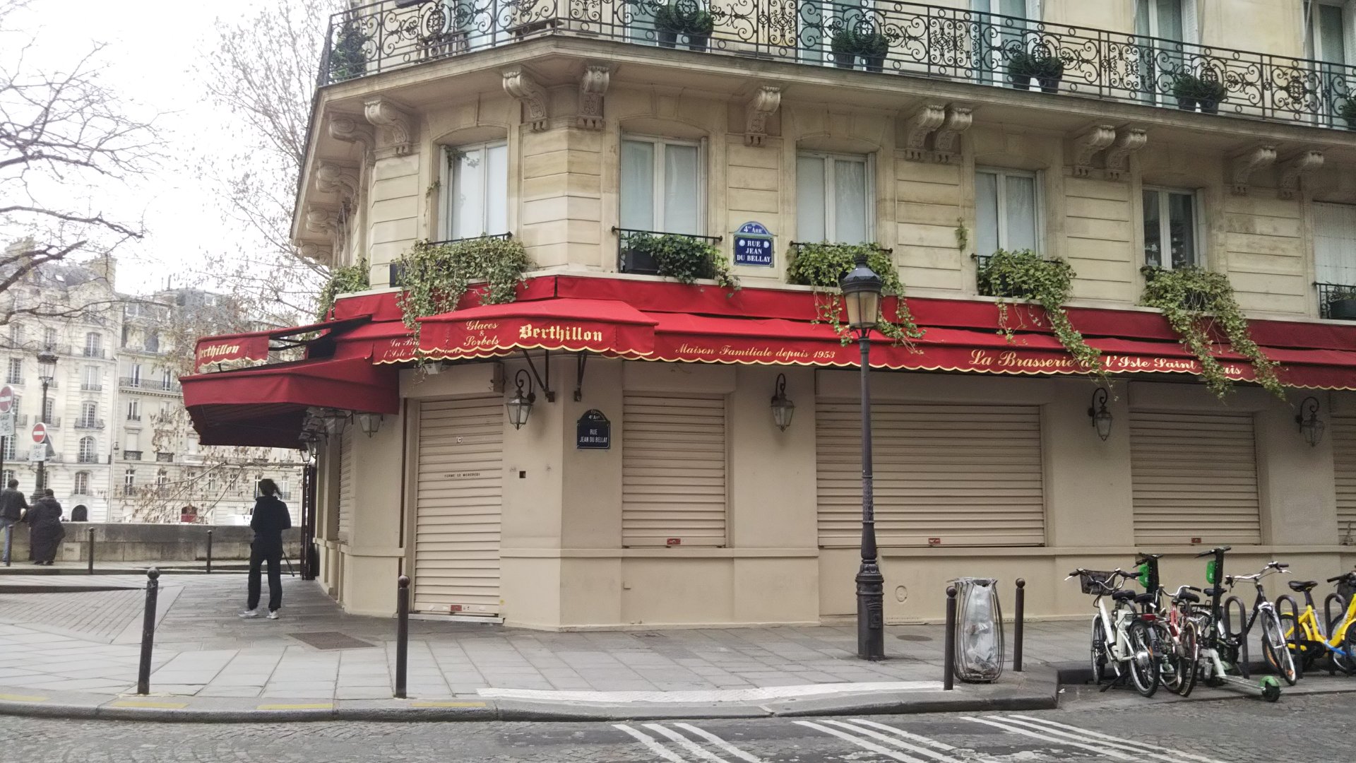 フランス🇫🇷もコロナで外出規制⁉