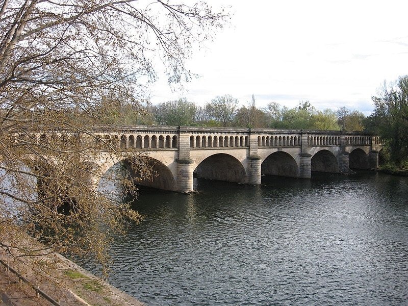 参观贝济耶 (Béziers)、米迪运河 (Canal du Midi)