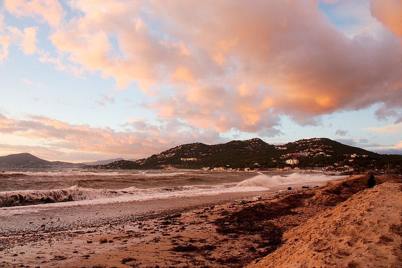 Almanarre 海滩, 耶尔