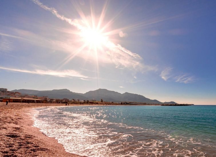 马赛最美丽的海滩：Plage de Bonneveine