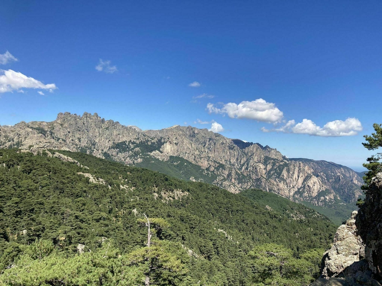 Col de Bavella 的 The Trou de la Bombe