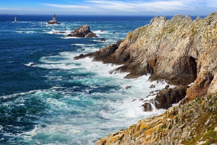 Cap Sizun 的 Pointe du Raz，又名 Bout du Monde