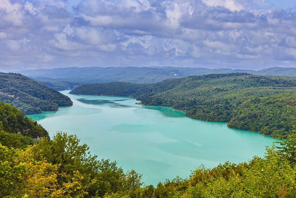 汝拉山脉最美丽的湖泊：Lac de Vouglans