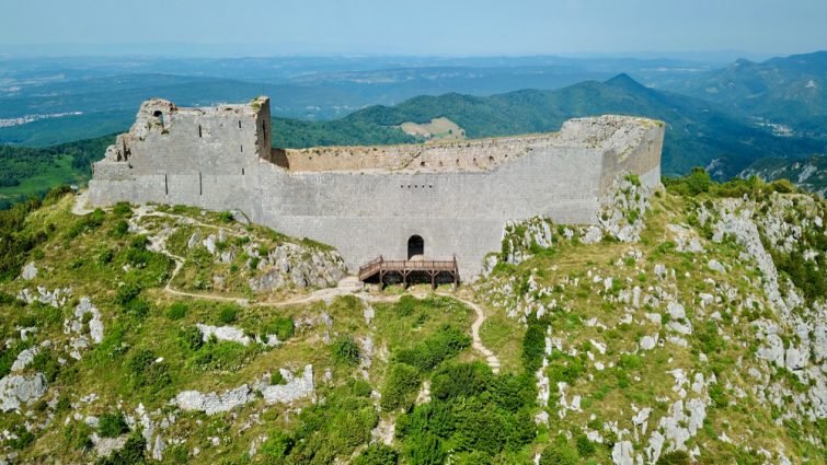 Montsegur Cathar 城堡。 在法国的城堡