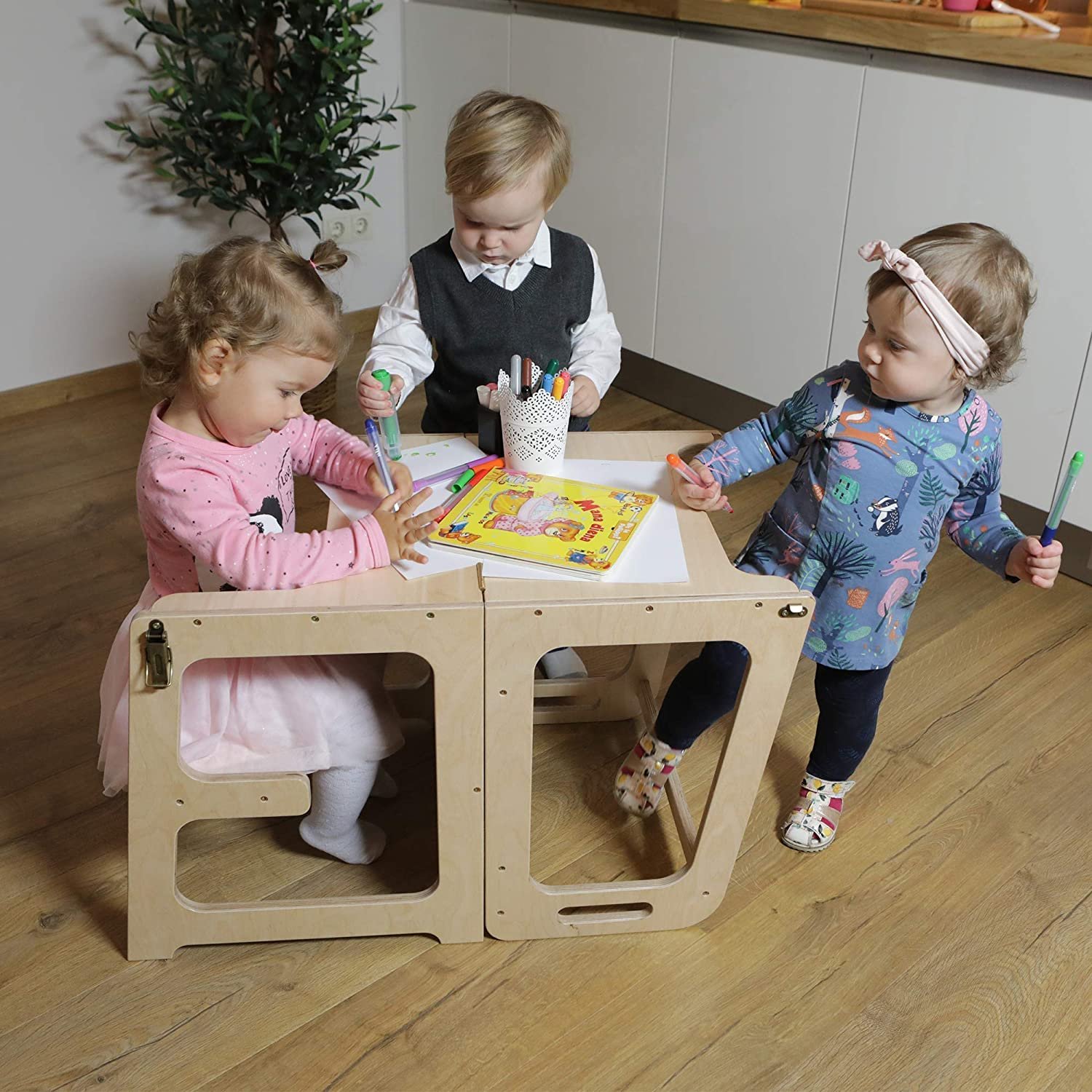 Foldable-Montessori-helper-tower-Montessori-furniture