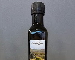 Bottle of locally produced olive oil 法式风情 法国研学 法国游学