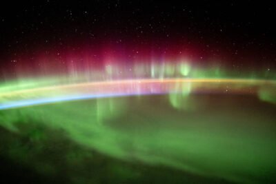 Aurora Australis Lights Up the Sky
